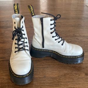 Dr martins platform white boots men’s 7/ womens 8
